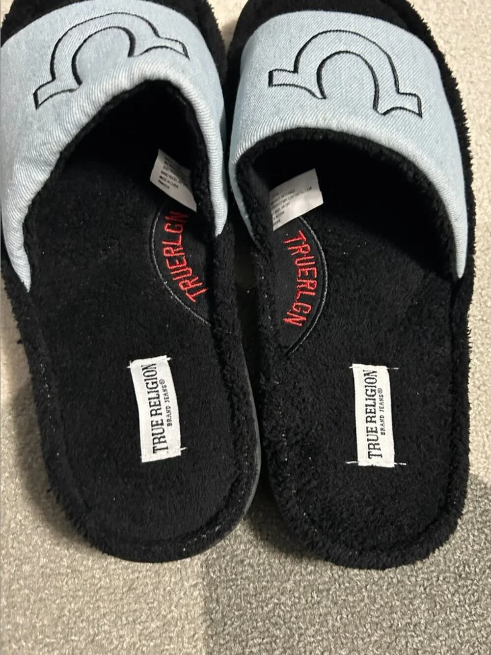 True Religion Slippers Slides Slip-On Size‎ 11-12 Fuzzy Footbed Horseshoe Logo